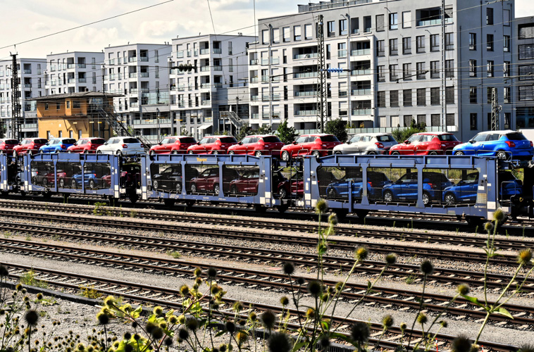 進(jìn)口汽車如何報(bào)關(guān)